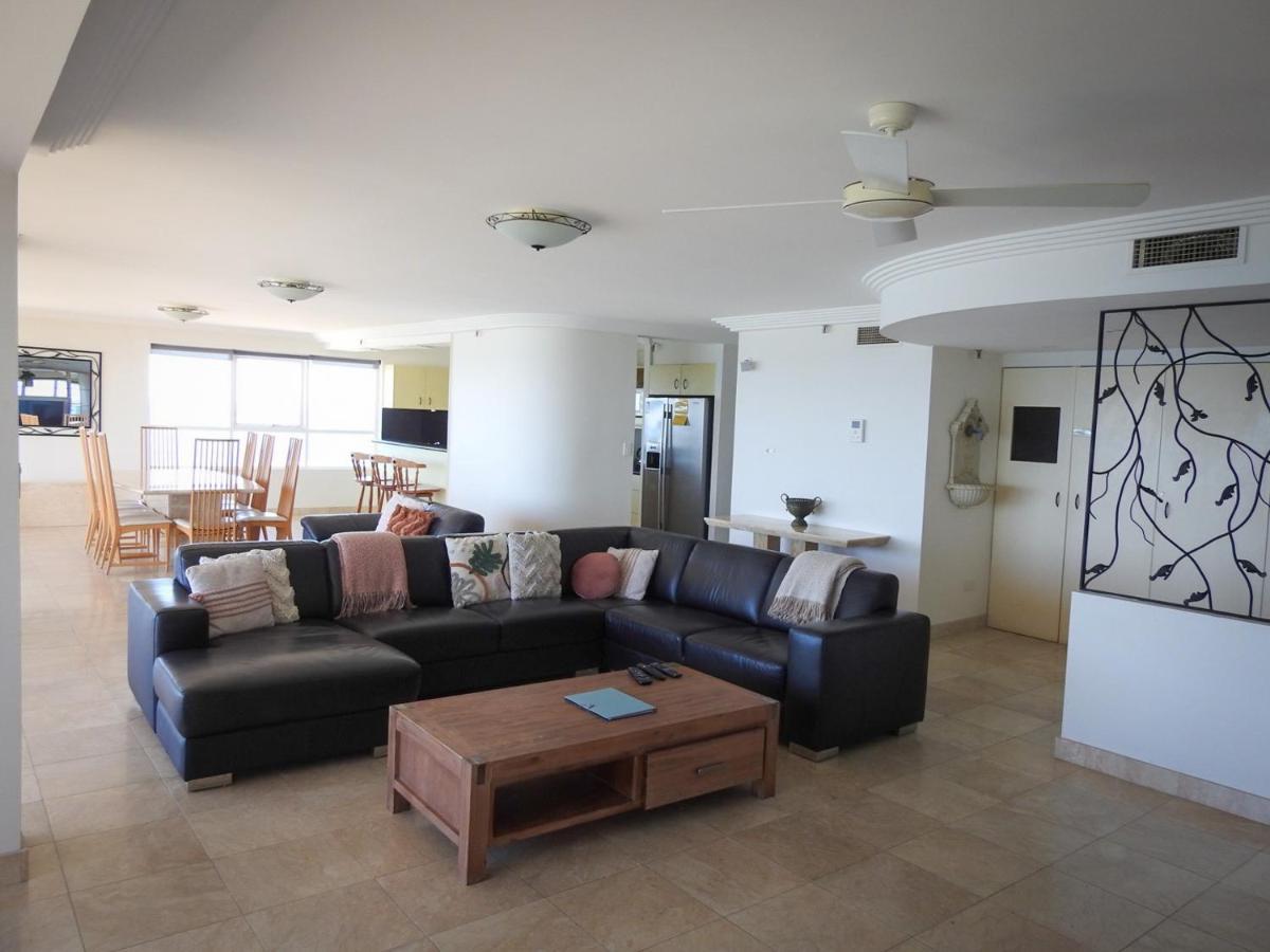Zenith Ocean Front Apartments Gold Coast Exterior foto
