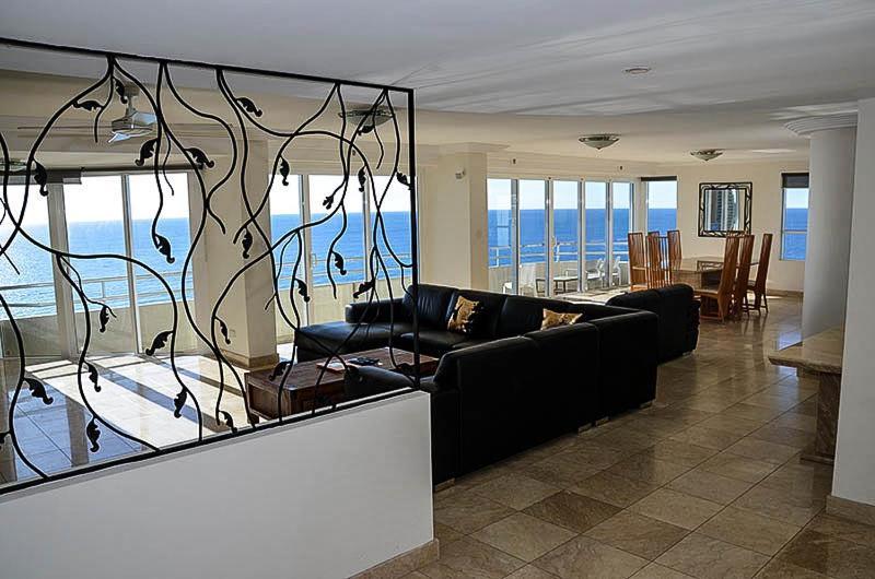 Zenith Ocean Front Apartments Gold Coast Exterior foto