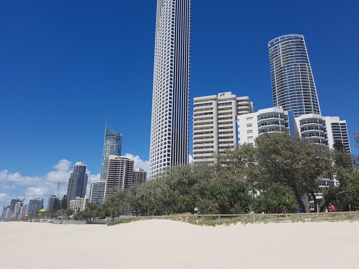 Zenith Ocean Front Apartments Gold Coast Exterior foto